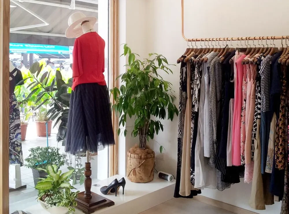Budget Minim? Ini Desain Toko Baju Rumahan yang Tetap Keren!